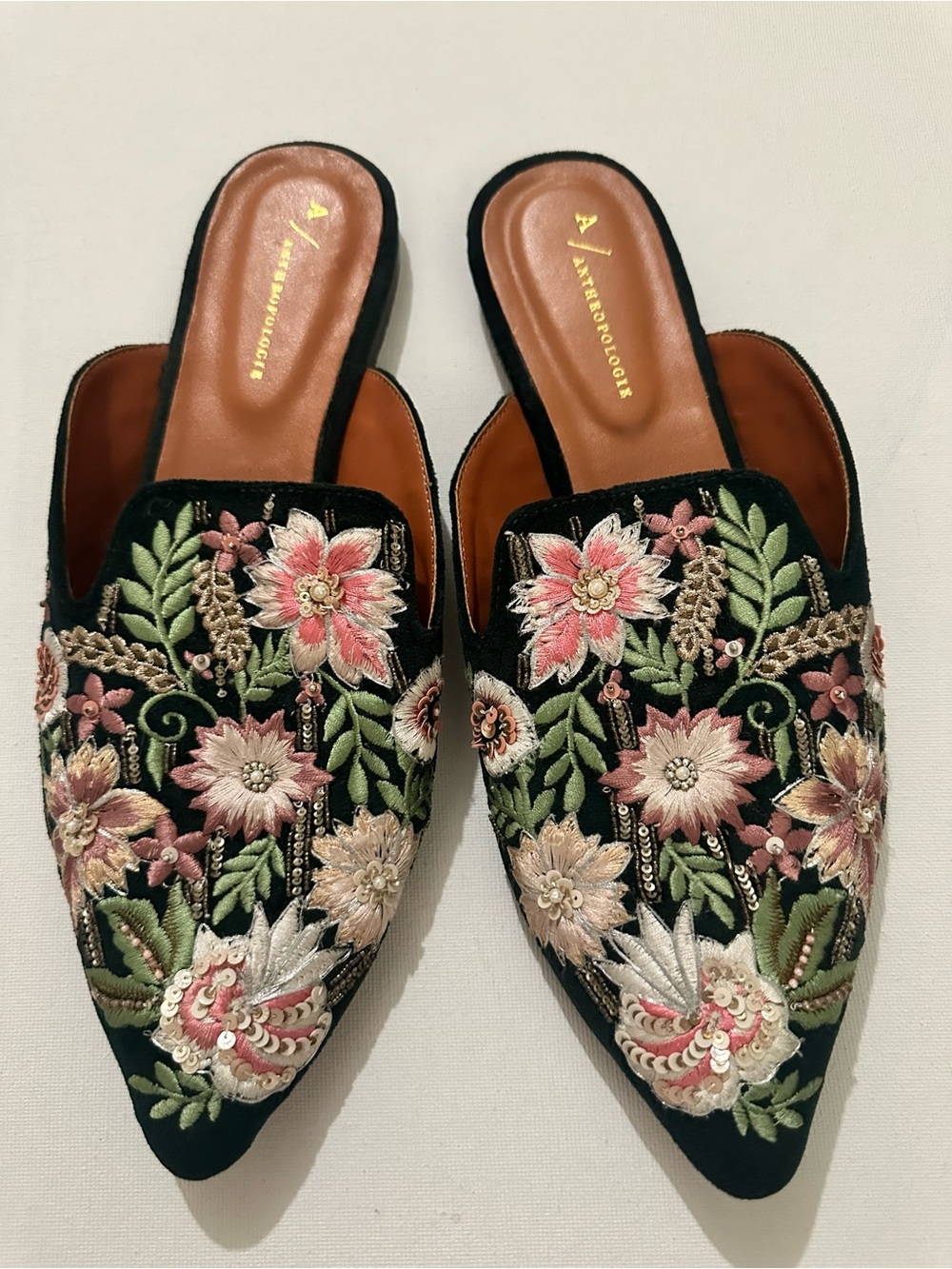 Anthropologie Black Embroidered Floral Velvet Beaded Accent Mules Sz 11 W - Picture 2 of 15